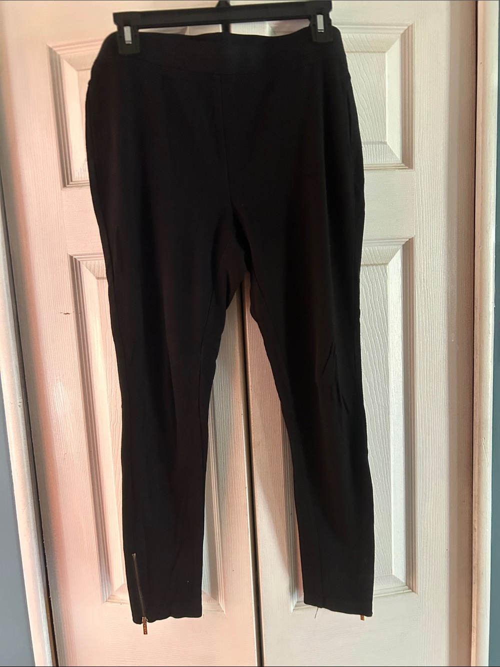 IMAN Black Cropped Ankle Pants with Zipper Hem